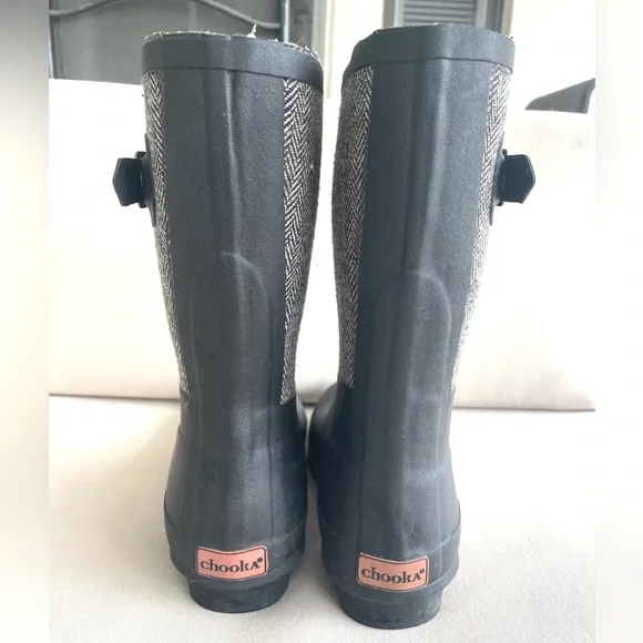 Chooka | Matte Black & Herringbone Mid-Rise Rain Boot - Picture 5 of 11